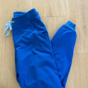 Figs women’s royal blue scrubs set XS/S